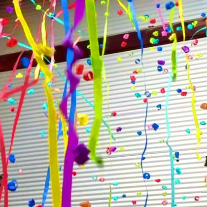 Confetti Streamers & Bubbles: Dramatic Flight. Your Colors! USA – Times  Square Confetti